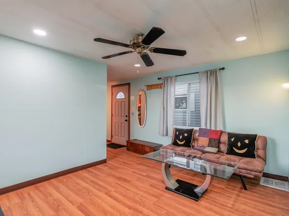 190 West 24th Street image 5 of 21