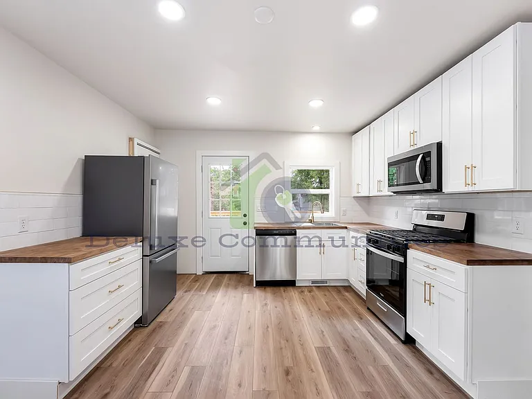 12775 Elton St NE — Photo 7