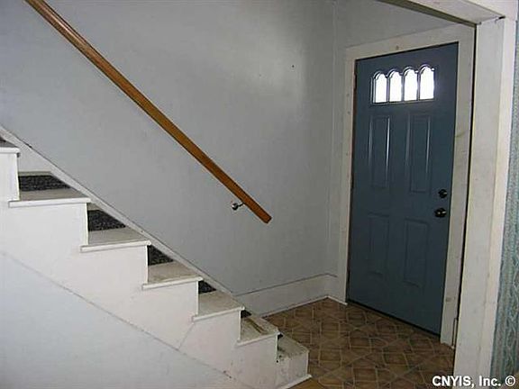 2nd image of 16 Burr St