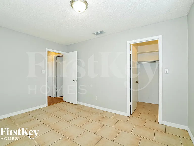 1836 Columbine Dr — Photo 10