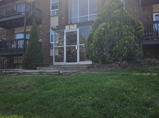 43 Balance Rock Rd APT 17, Seymour, CT 06483