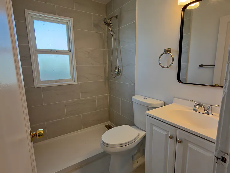 244 S 43rd St #4 — Photo 9