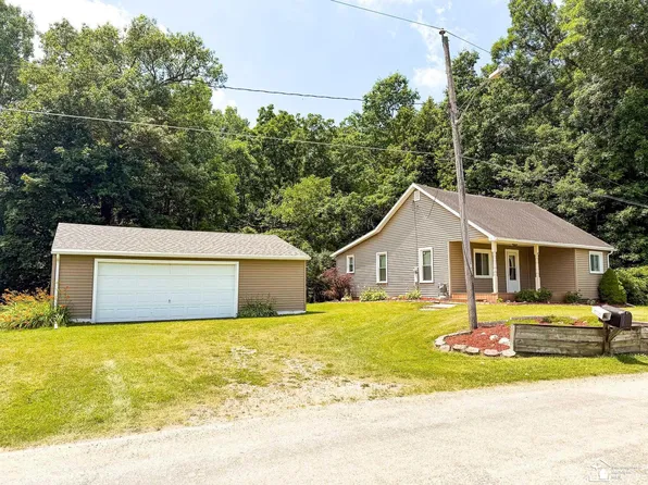 1051 Elm St, Manitou Beach, MI 49253