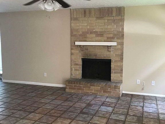 3rd image of 23238 Wintergate Dr