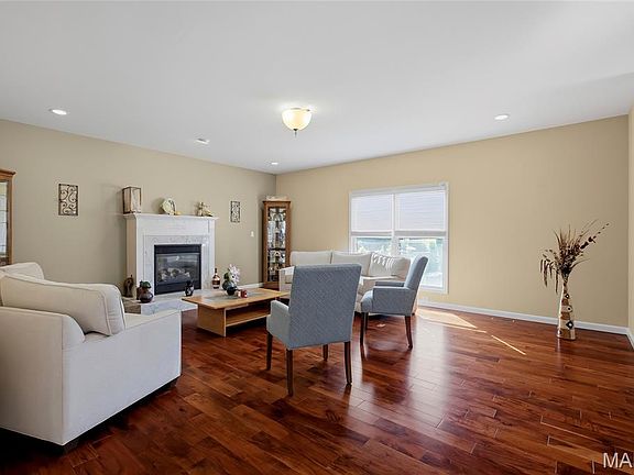 5th image of 314 Calliope Pl