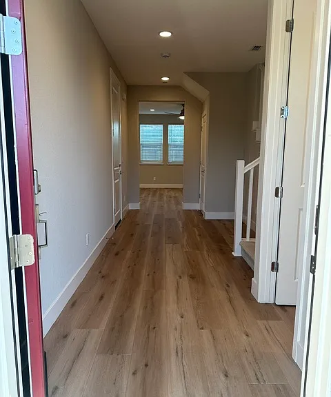 481 Sanchez Ct — Photo 2