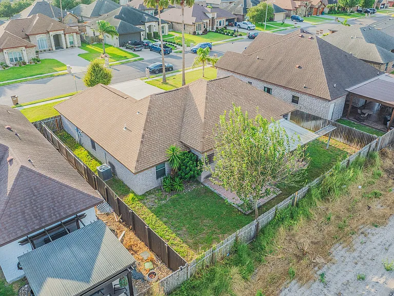3818 Oregon Dr — Photo 17