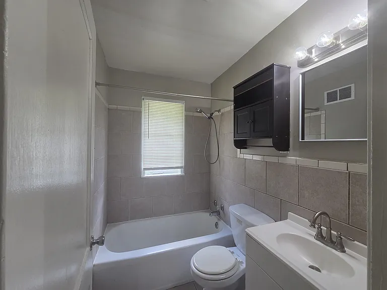 4062 Shirley Dr — Photo 16