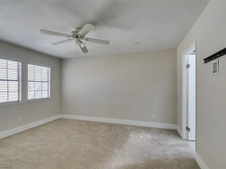 5046 Schumann Dr — Photo 27