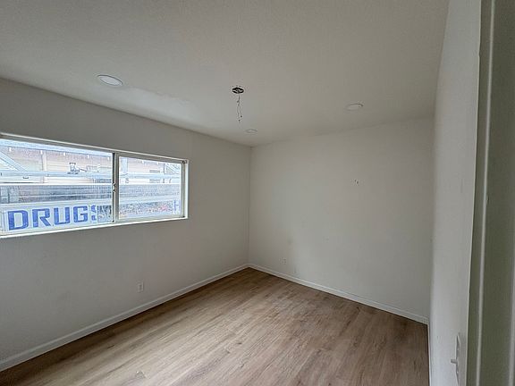 Be the first to live in this fully remodeled 2bed/1bath.