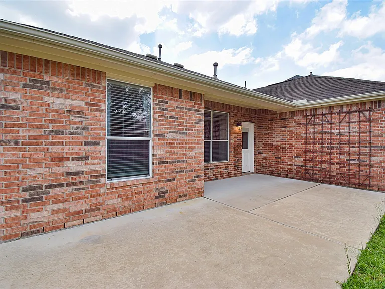 17911 Serene Shore Dr — Photo 43