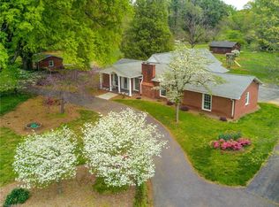 3929 Hampton Rd, Clemmons, NC 27012