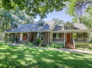 1 Buffalo Rd, North Oaks, MN 55127