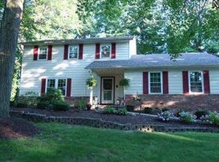 7963 Oakridge Dr, Mentor, OH 44060
