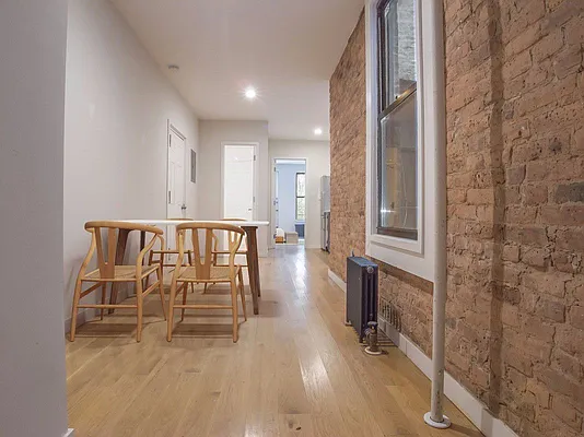 Rented by LDMI Realty Group LLC | media 35