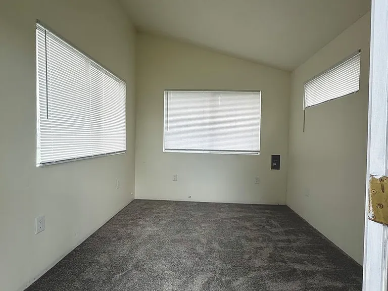 16025 SE Lake Holm Rd — Photo 25
