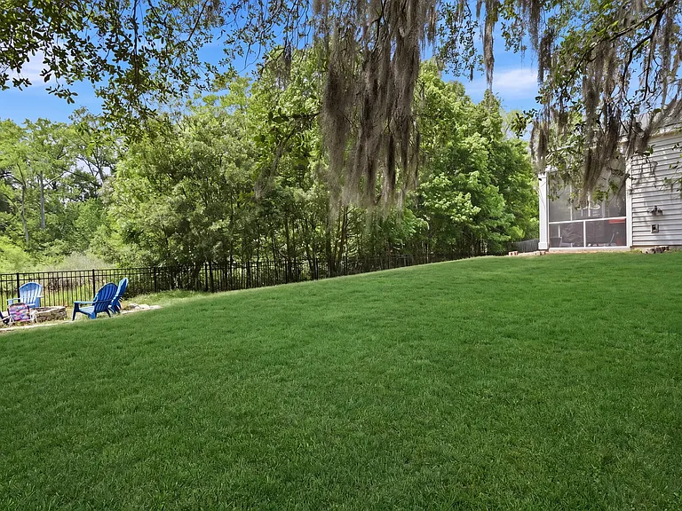 4864 Breeze Way — Photo 36