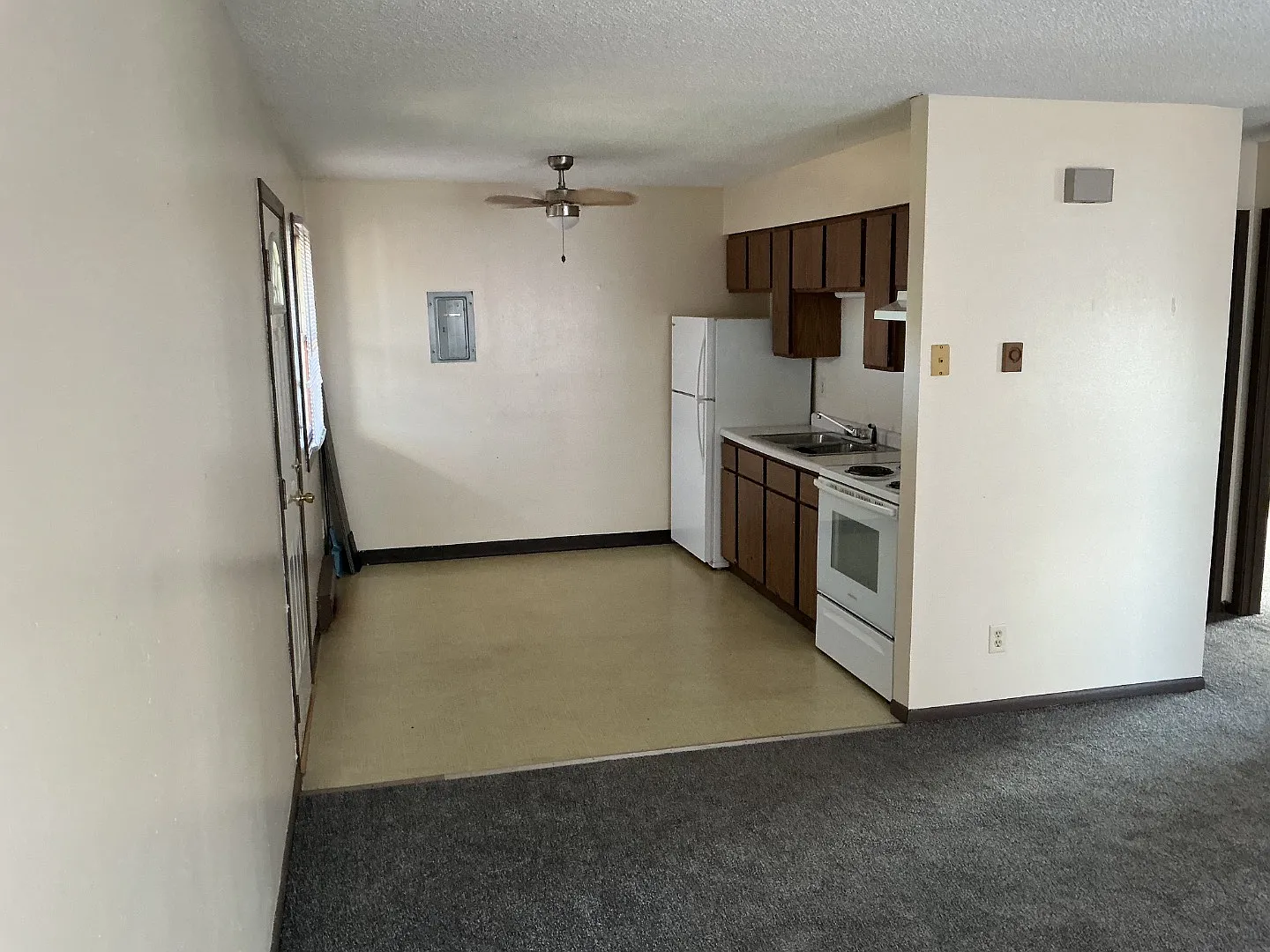 320 Micheels Ln - 10 — Photo 2