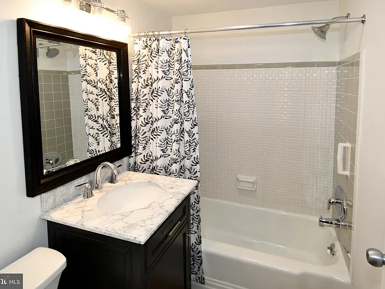 10201 Grosvenor Pl #1702 — Photo 10