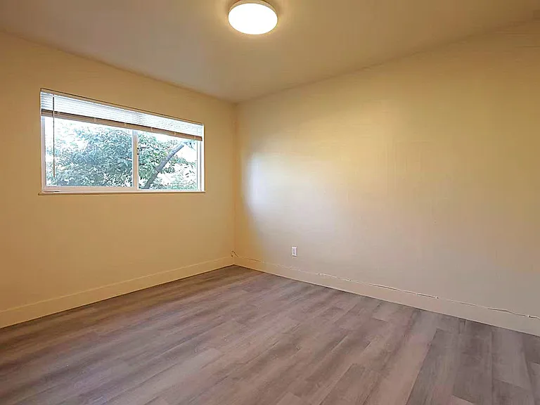 $2,695/month Renovated 2BR/1BA in Prime Berkeley Location (Available Now) — Photo 4