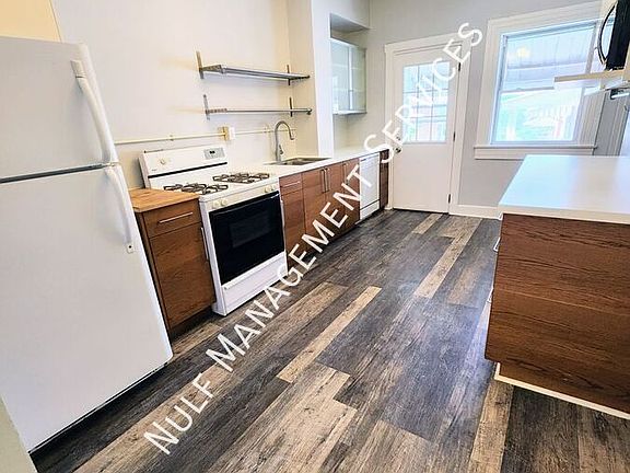 5th image of 4243 Dunkeld Way