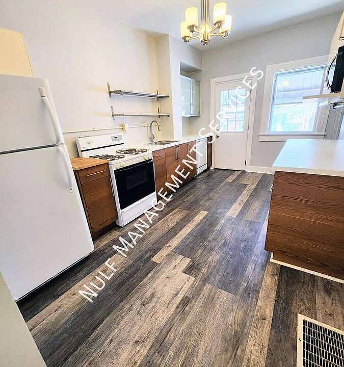1st image of 4243 Dunkeld Way