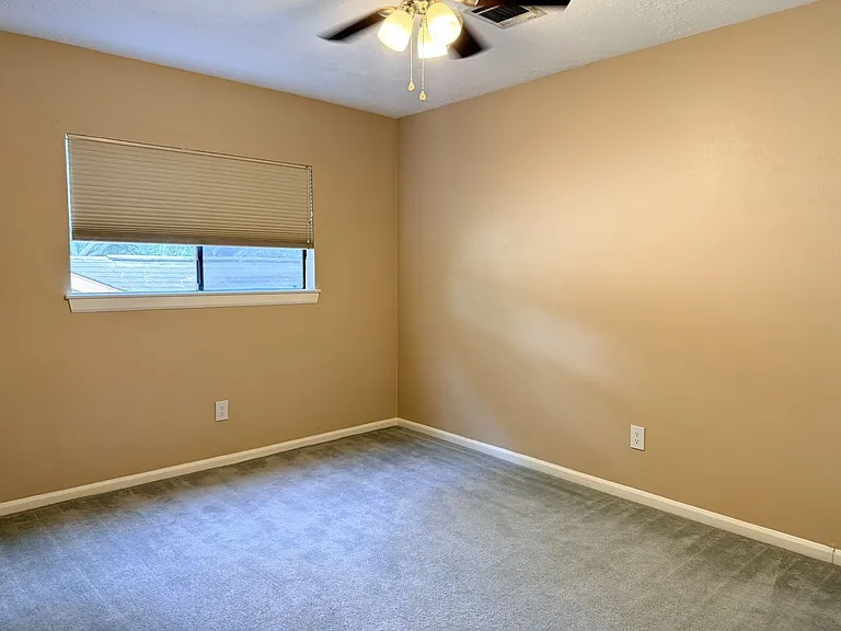 16042 Pinyon Creek Dr — Photo 23