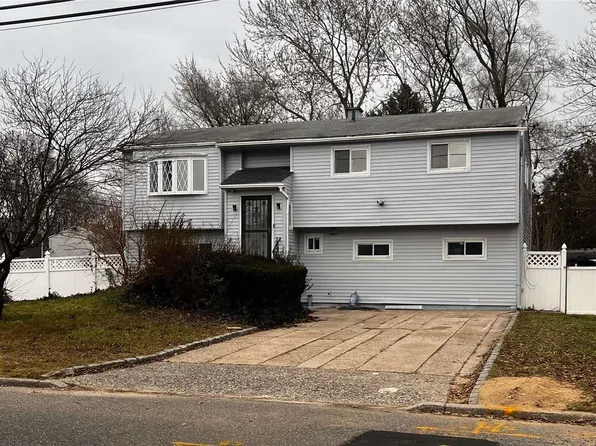 1539 Illinois Avenue, Bay Shore, NY 11706