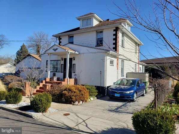 616 W 2nd St, Palmyra, NJ 08065