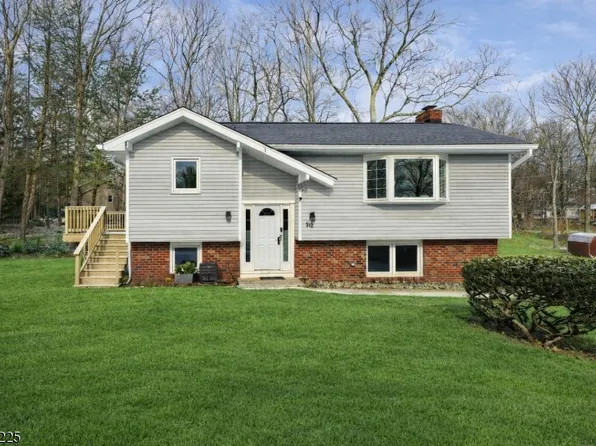 512 N Lake Shore Dr, West Milford Twp., NJ 07421
