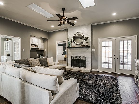 3rd image of 4020 Flamingo Cir