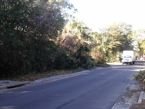 4th image of 601 W 8th St