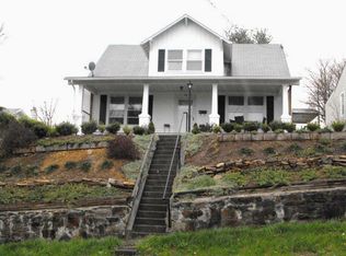 711 Randolph Ave, Pulaski, VA 24301