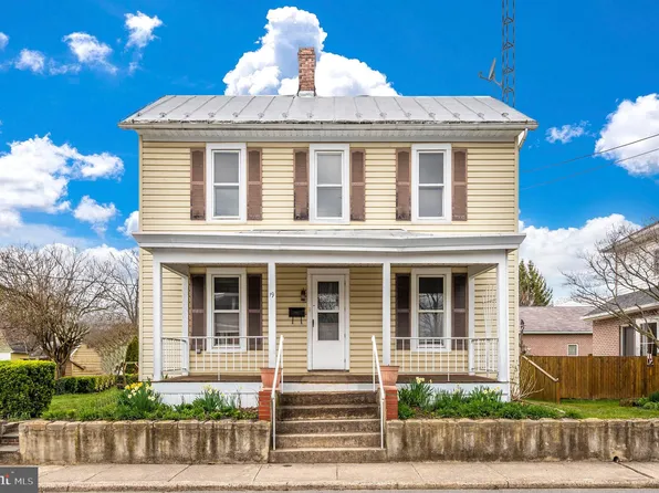 19 Walnut St, Thurmont, MD 21788