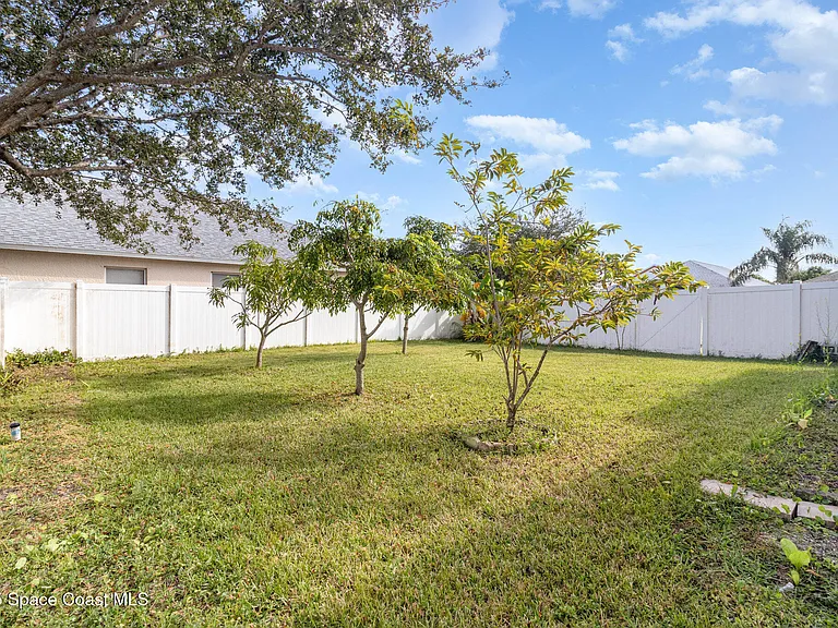 2893 Glasbern Cir — Photo 34