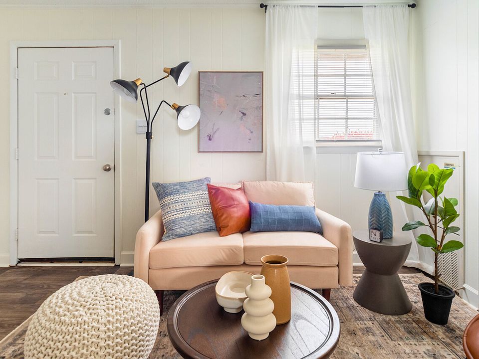 Newly Renovated 2 bed 1.5 bath-Villas at North Point and South Point Apartments