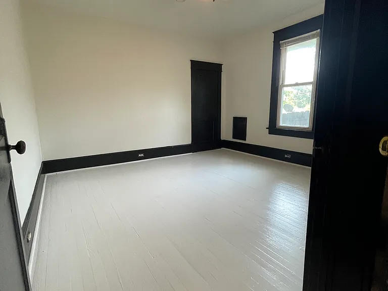 E Cedar St — Photo 11