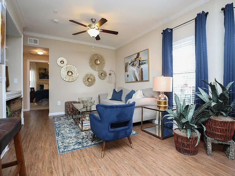 Enclave At Woodbridge — Photo 7