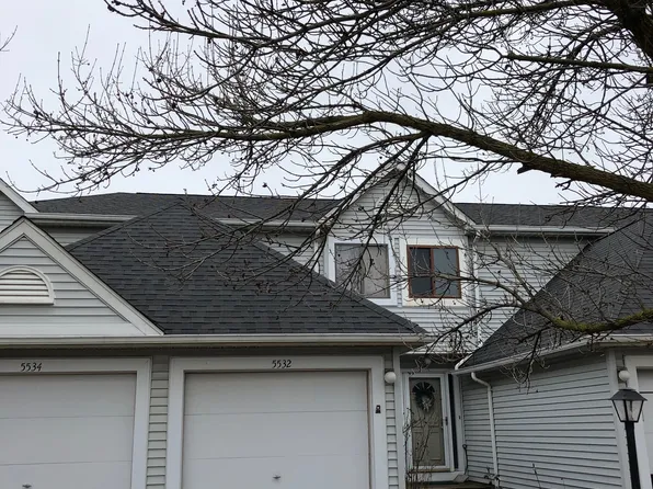 5532 Windrush Ct #95B, Parma, OH 44134