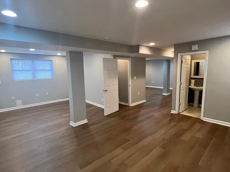 11211 Surry Woods Ct — Photo 20