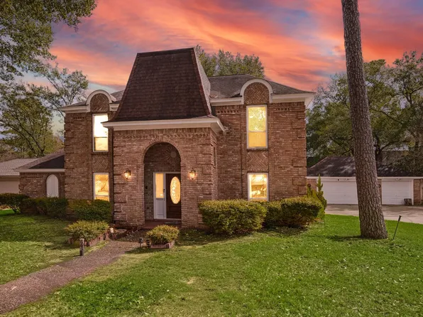 6723 Apple Valley Ln, Houston, TX 77069