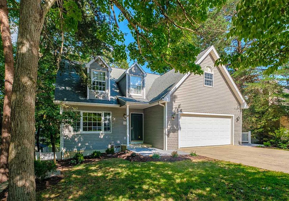 1st image of 764 Woodland Dr