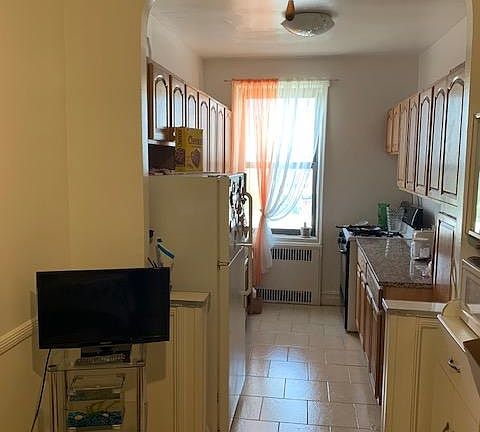 4th image of 2245 E 19th St APT 6H