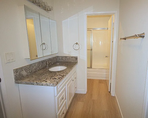 Catalina Cove — Photo 12