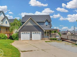 538 N 2nd St, Saint Clair, MI 48079