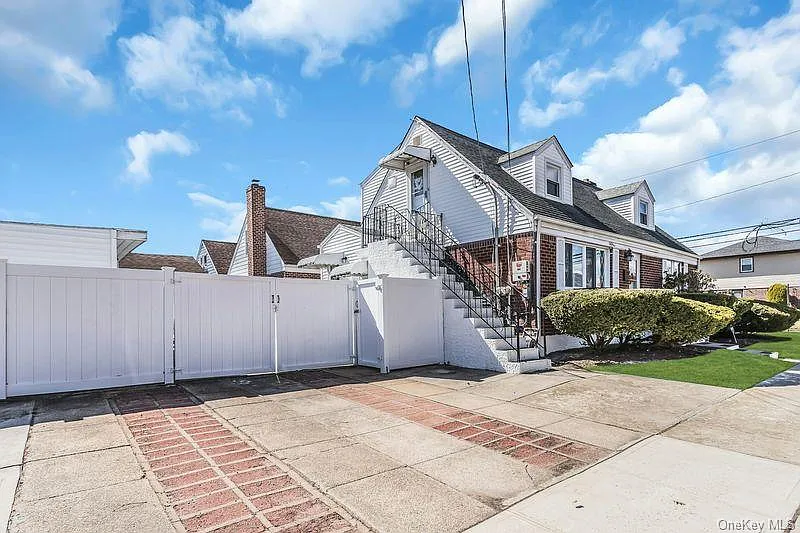 1 bed, 1.0 bath, $2,300 — Photo 3