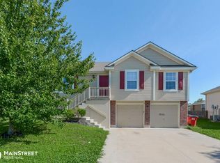 1500 NW High View Dr, Grain Valley, MO 64029