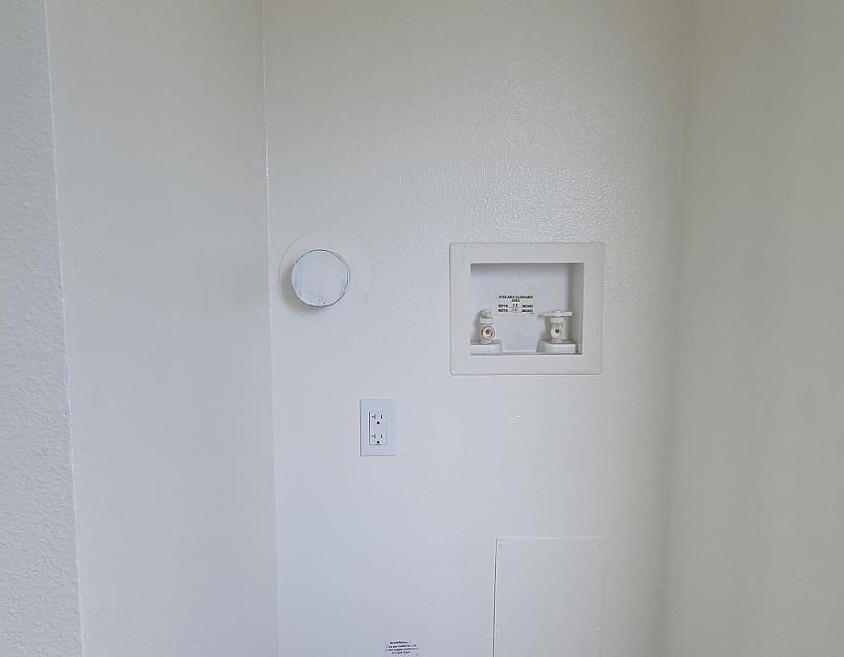 Stackable W/D hook up