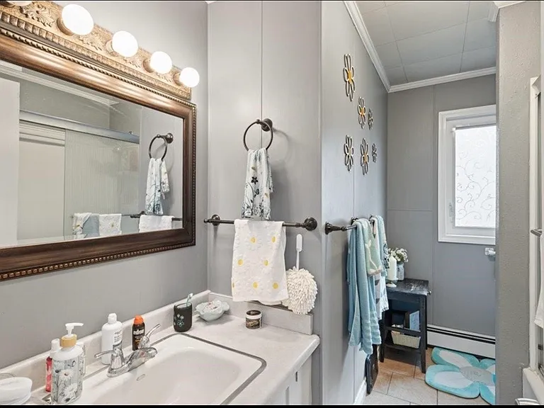 213 Bentley Dr — Photo 4