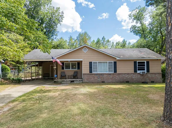 829 Shadowlawn Dr, Albany, GA 31707